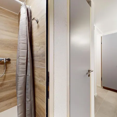 De L Ours Authentic Etage Valerie 12 Pers Konukevi