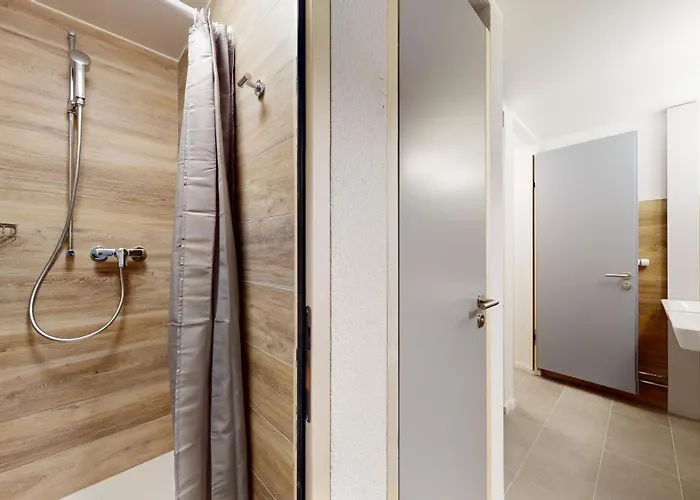 De L Ours Authentic Etage Valerie 12 Pers Konukevi