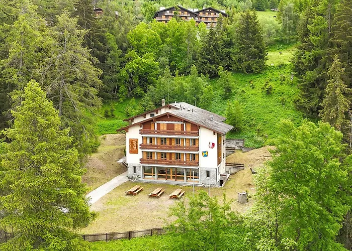 Konukevi De L Ours Authentic Etage Valerie 12 Pers